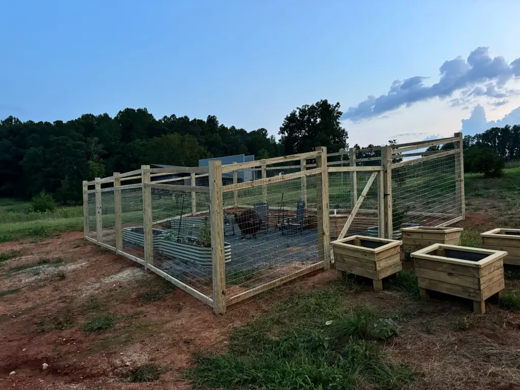 Commercial fencing contractor project